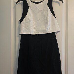 White House Black White sleeveless dress